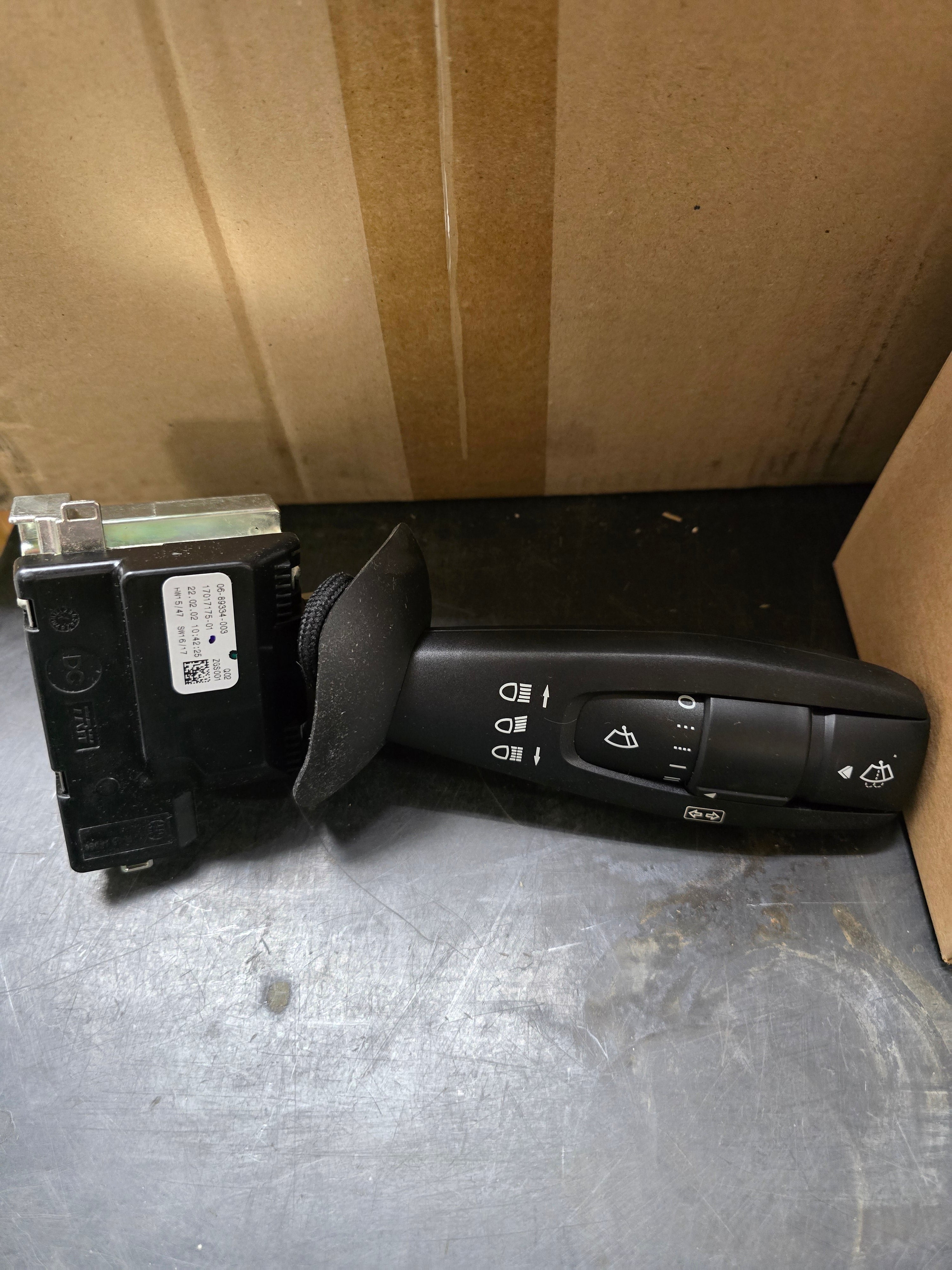 06-89334-003,  TURN SIGNAL SWITCH. NEW # 06-97460-001