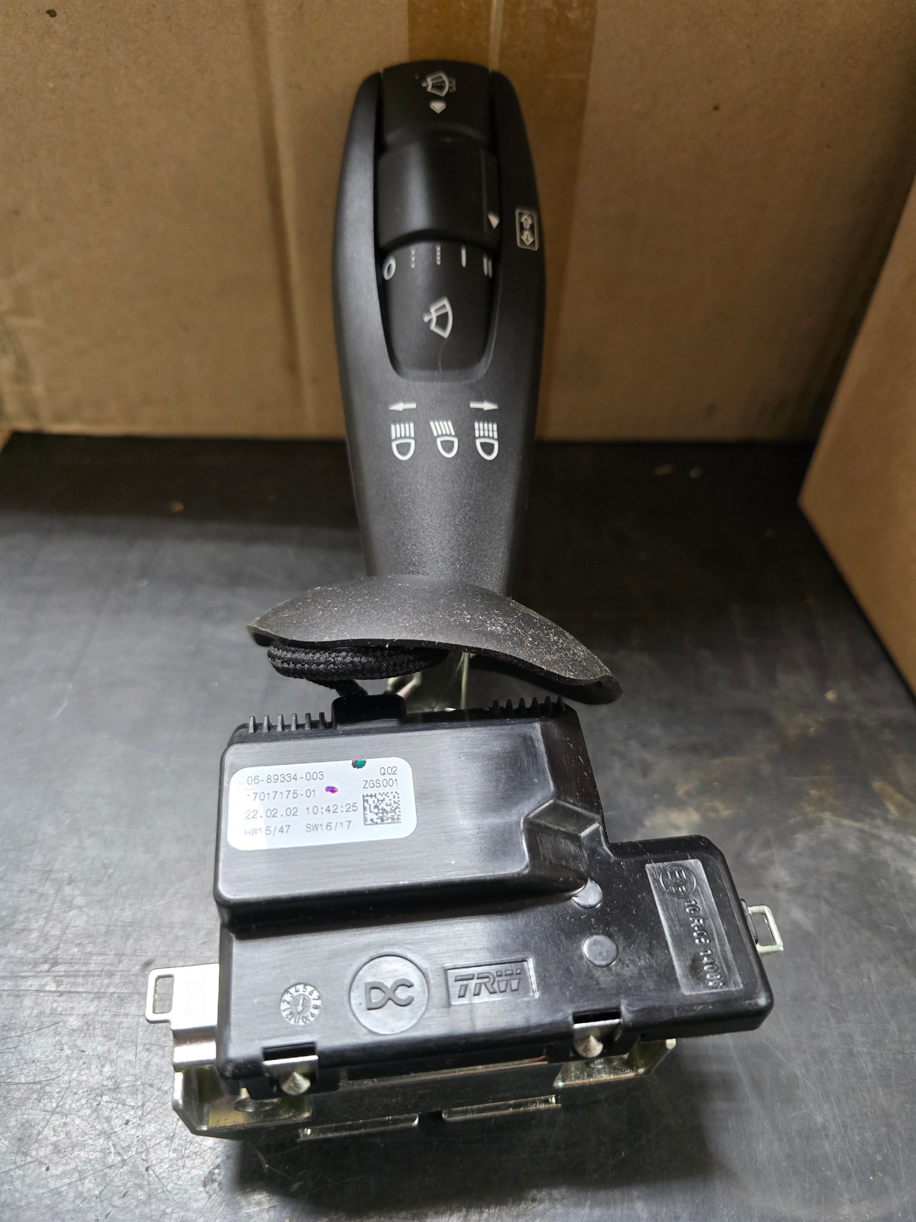 06-89334-003,  TURN SIGNAL SWITCH. NEW # 06-97460-001