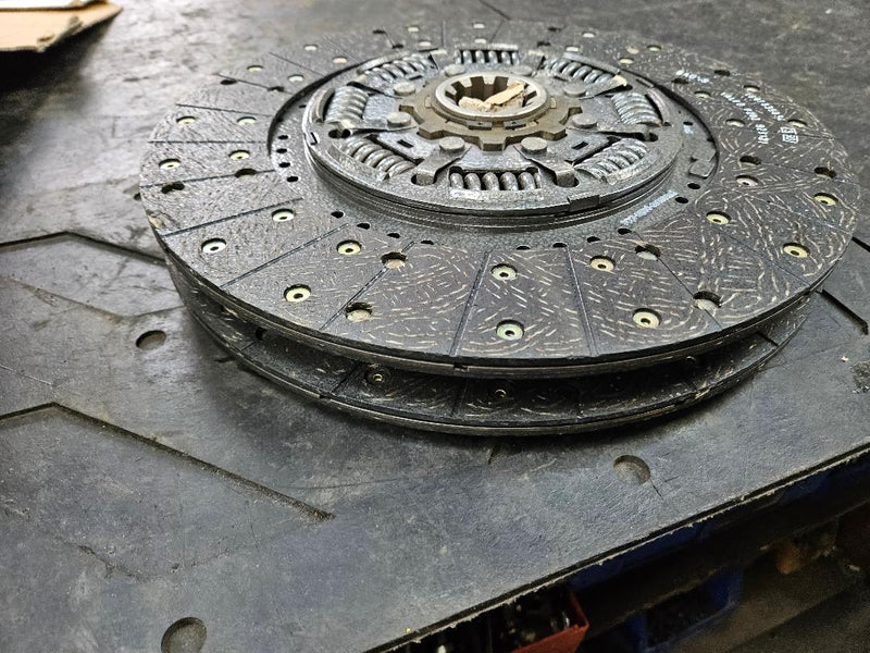 Volvo 1669142-20507756-8112601-7 CLUTCH PLATE SET 380 MM FH12/FM12/FL12 (NEW)
