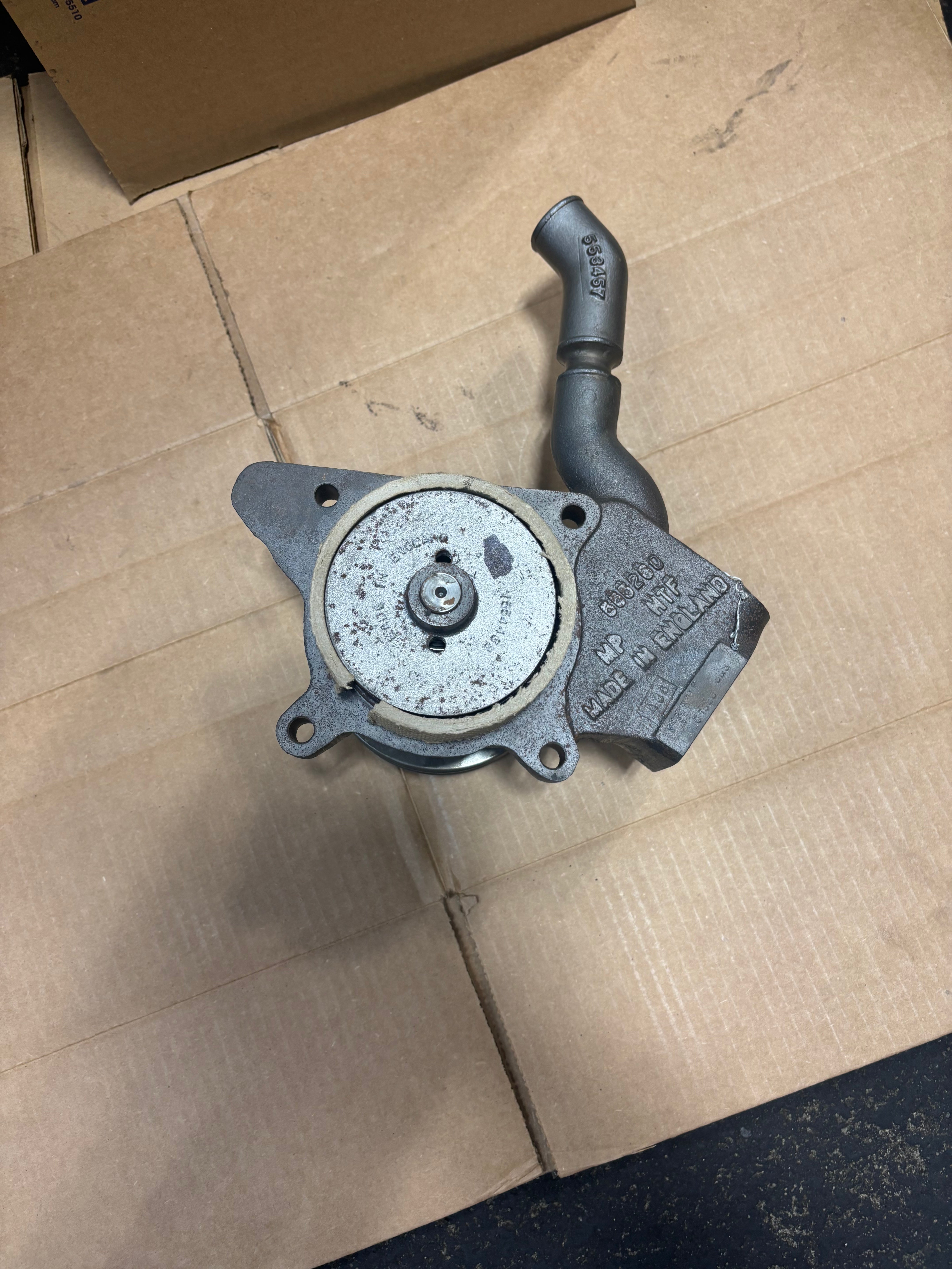 AR61240RX Remanufactured Cummins Water Pump