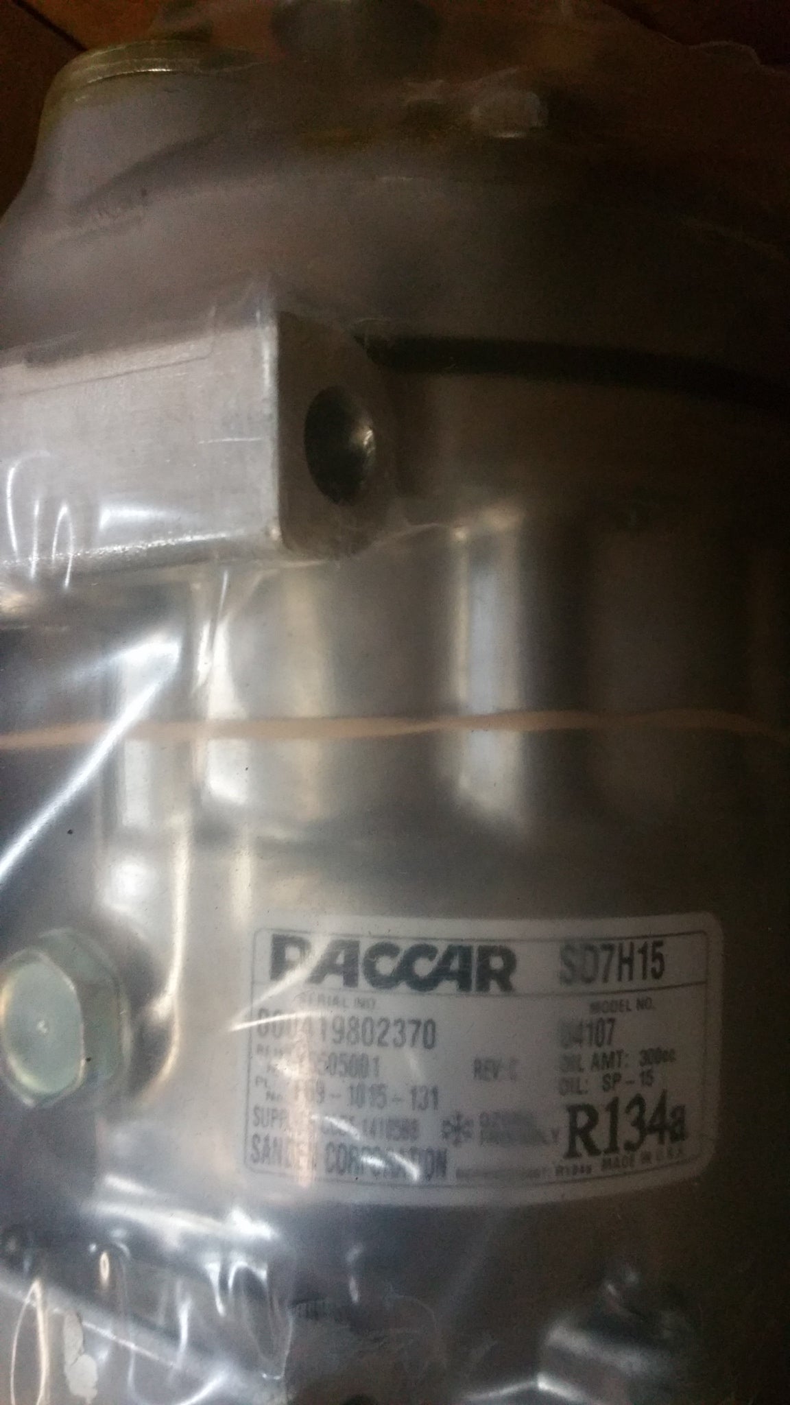 Peterbilt Paccar F69-1015-151 AC compressor brand new original in box