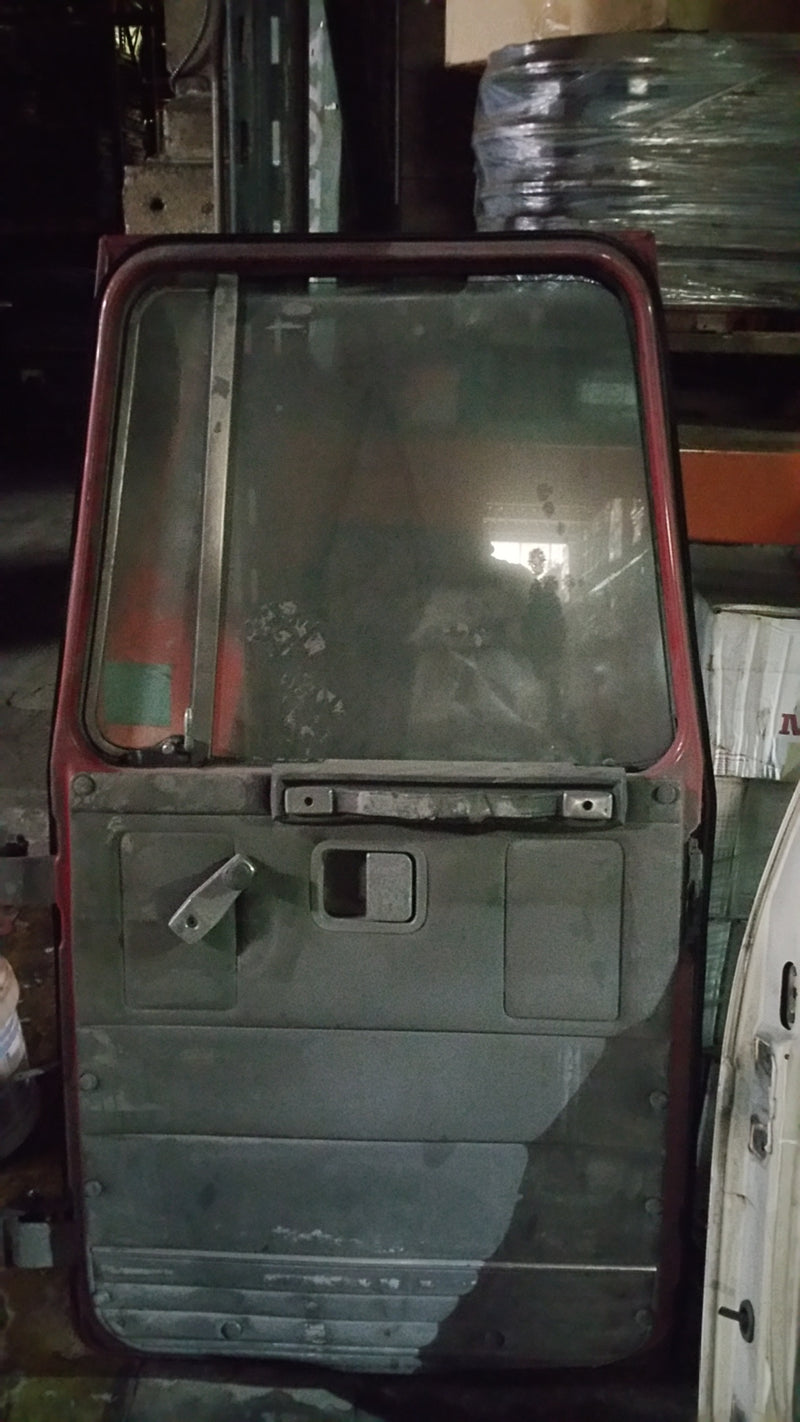 AutoCar/Volvo Door- used