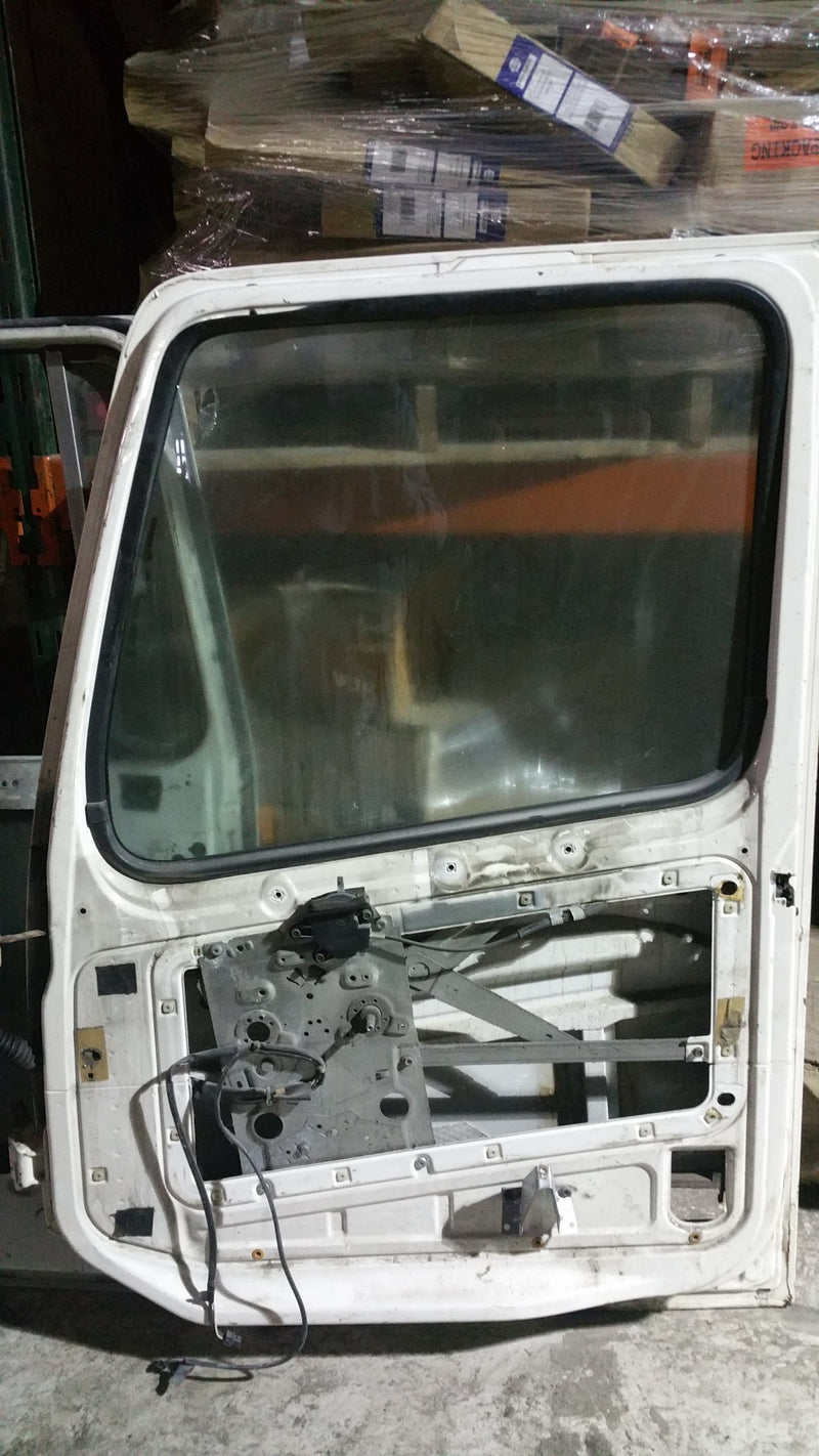 VOLVO VN door- used