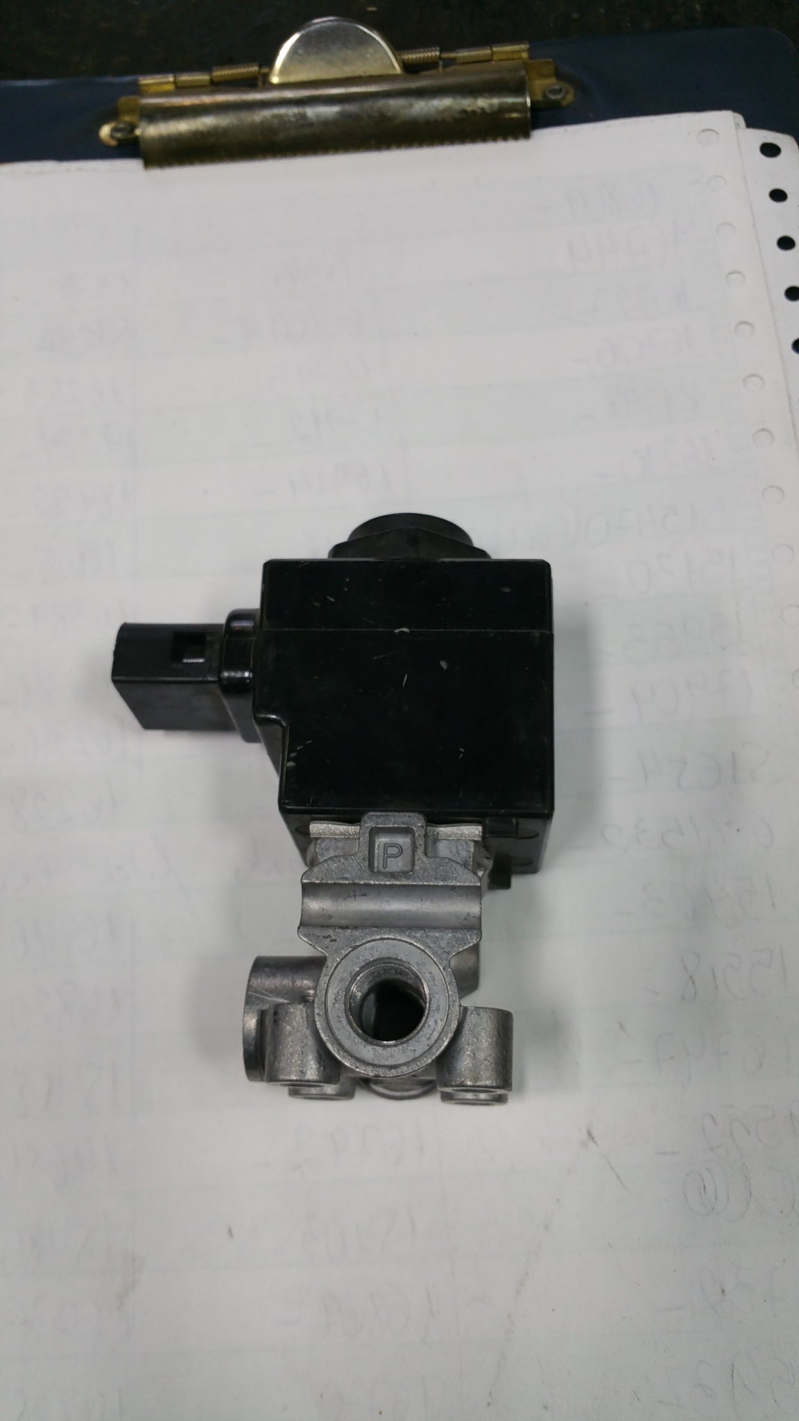 VOLVO 8143014 engine brake solenoid valve