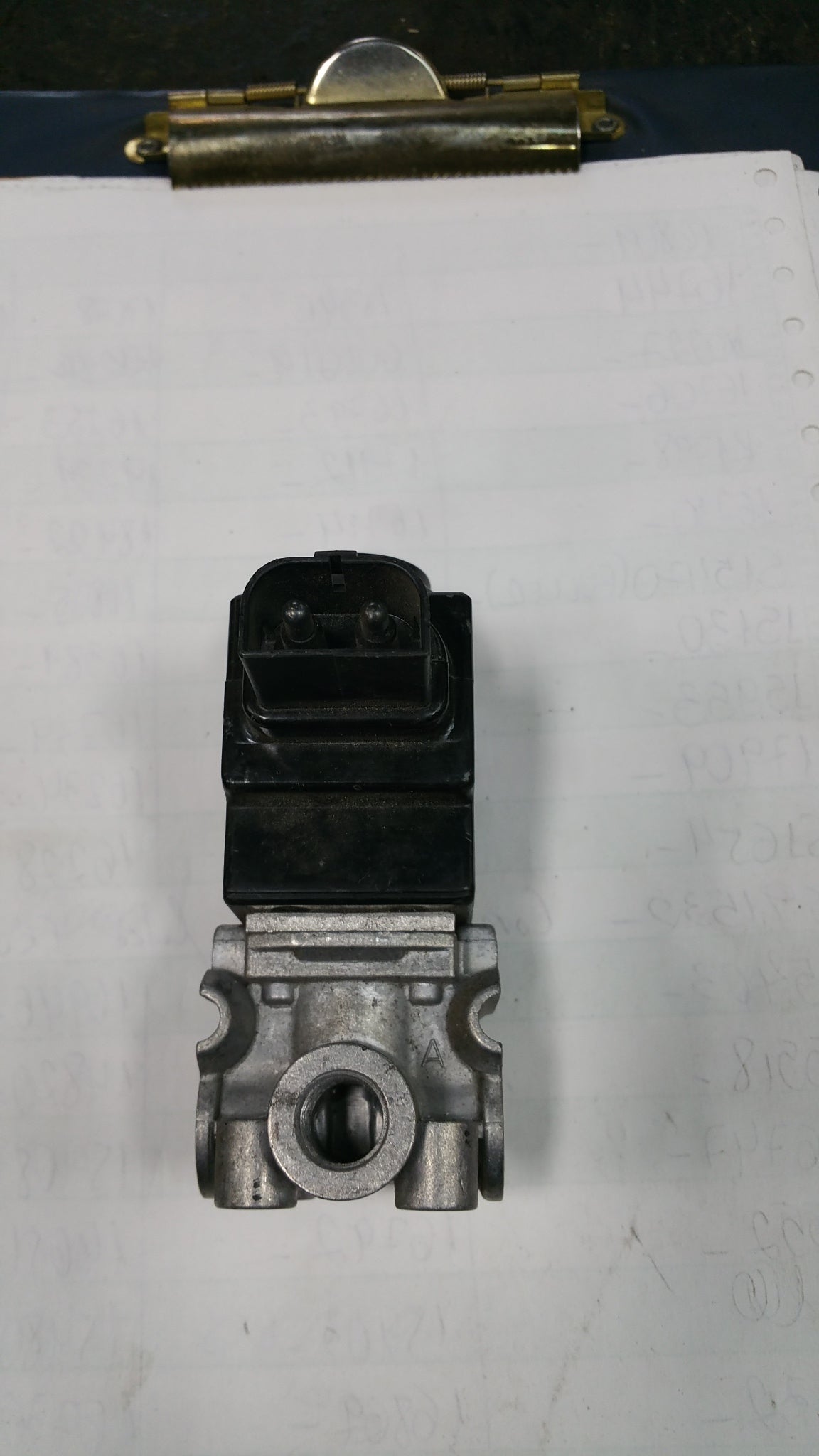 VOLVO 8143014 engine brake solenoid valve