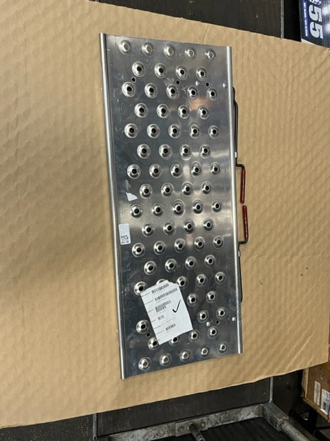 A22-72422-004, THREAD DECK PLATE, FREIGHTLINER