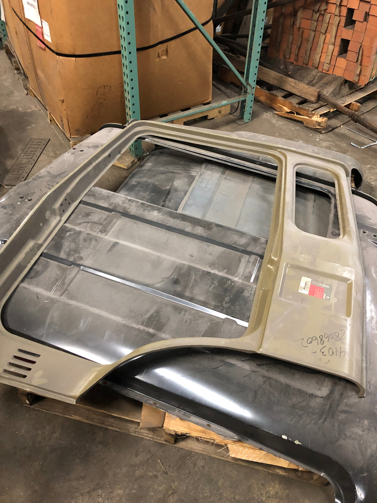 Mack MS200/250 Left Door Frame (56 00 610 199)