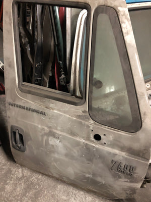 Passenger Side Door IHC7400